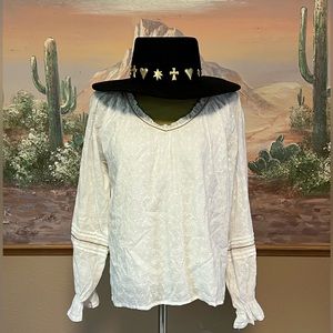 BEAUTIFUL EYELET LACE AURA BLOUSE SIZE M